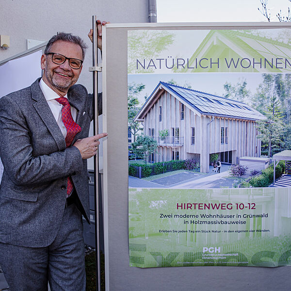 Herr Christian Paulus beim Spatenstich für grünes Wohnbauprojekt in Grünwald am 25. Februar 2026 