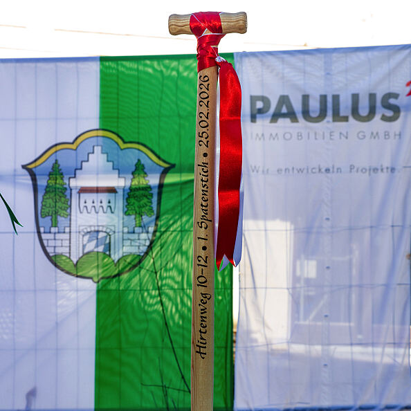 Spatenstich für grünes Wohnbauprojekt in Grünwald am 25. Februar 2026 