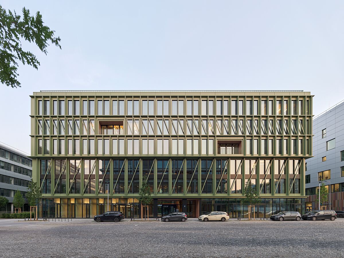 i8 - The Green Holistic Building