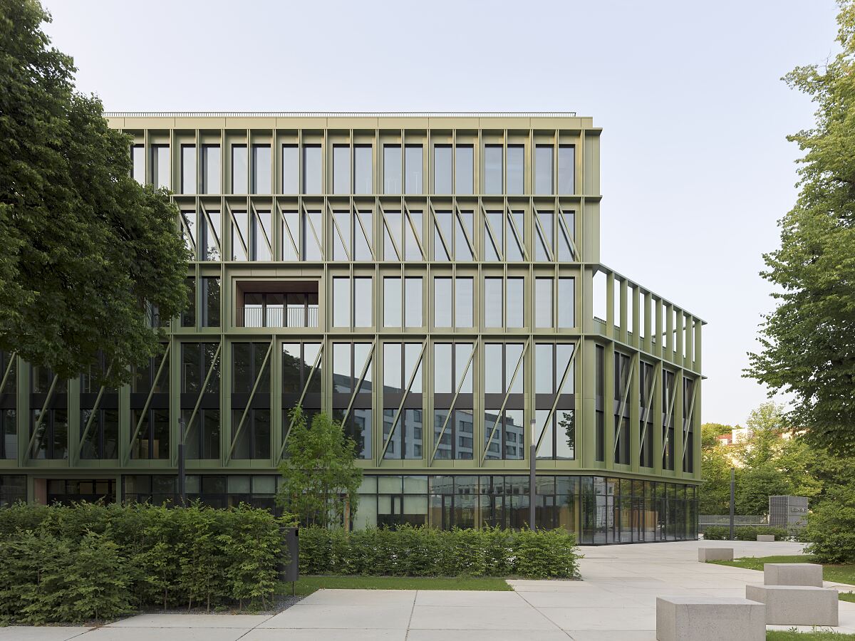 i8 - The Green Holistic Building