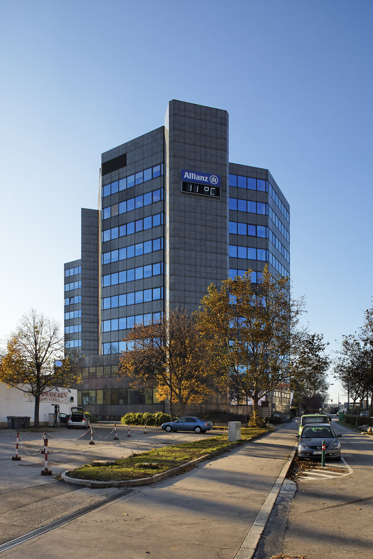 Zum Objekt am Hietzinger Kai 101–105 gehören rund 6.703 Quadratmeter Grundstücksfläche und 272 Stellplätze.