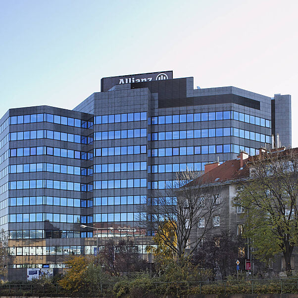 Kollitsch Invest hat die ehemalige Allianz-Zentrale am Hietzinger Kai 101–105 im Rahmen eines Asset Deals erworben.