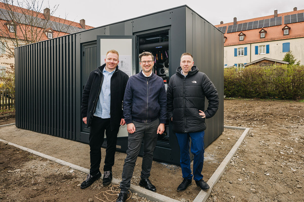 Vonovia_Nürnberg_Wärmepumpen-Cube_Gruppenfoto