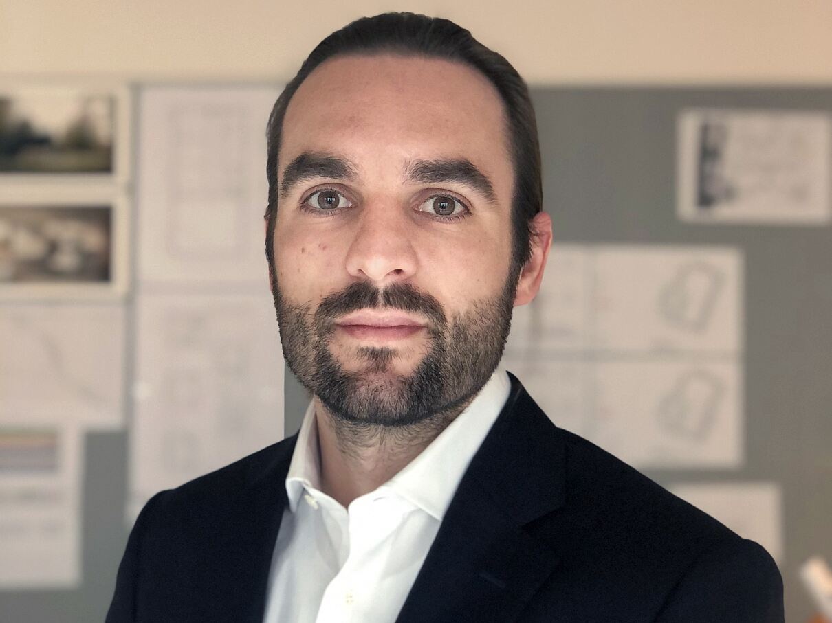 Pembroke_Personalie_Emanuel Falk