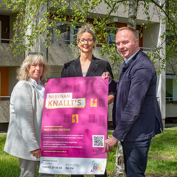 Manuela Gebhart (Regionalleitung Bayern-Süd, Vonovia), Andrea Pfleger (Frauen helfen Frauen Fürstenfeldbruck), Robert Stellmach (Regionalbereichsleitung Bayern, Vonovia)
