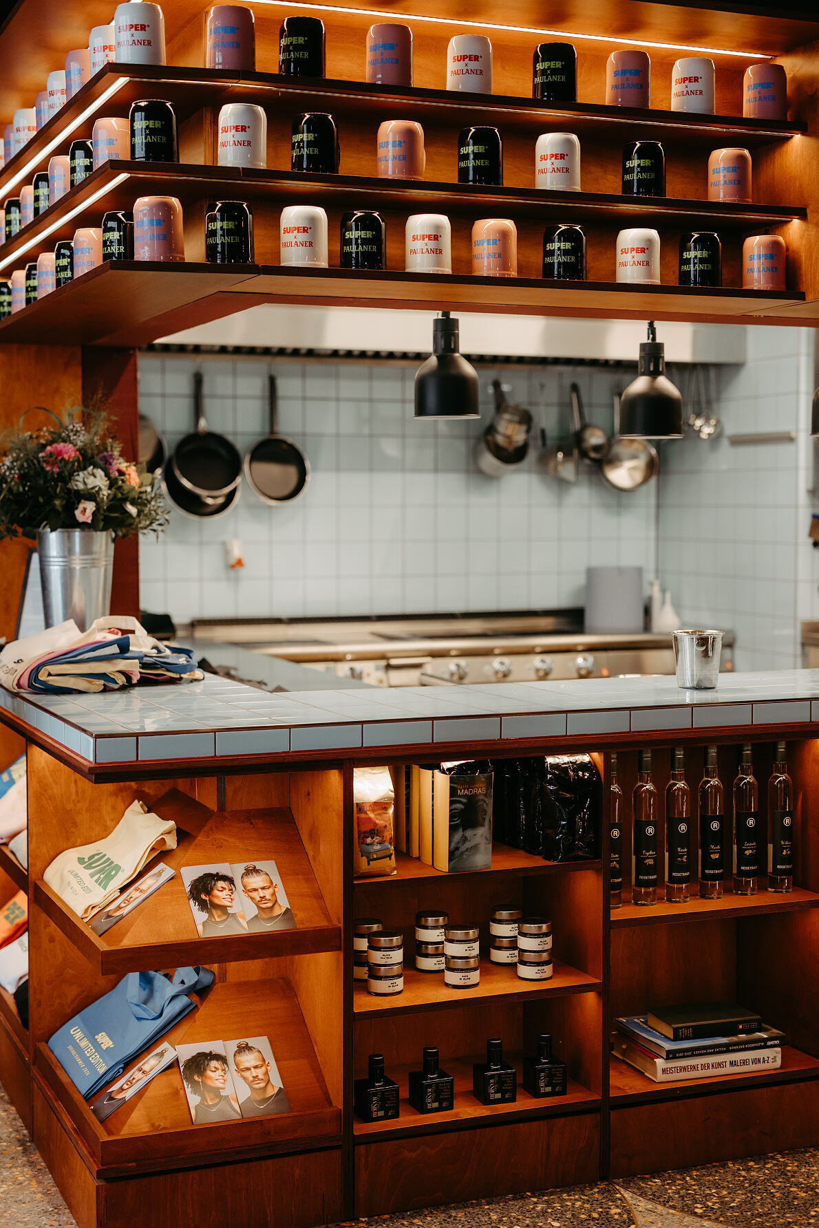 Theke_ Das Konzept verbindet Neo-Brasserie, Listening Bar und Concept Store unter einem Dach