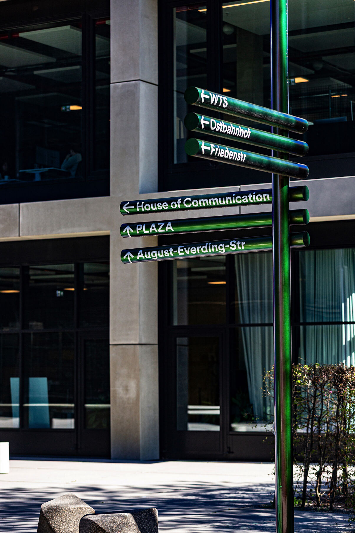 Die Signaletik auf dem iCampus im Werksviertel, Design aus dem renommierten büro uebele