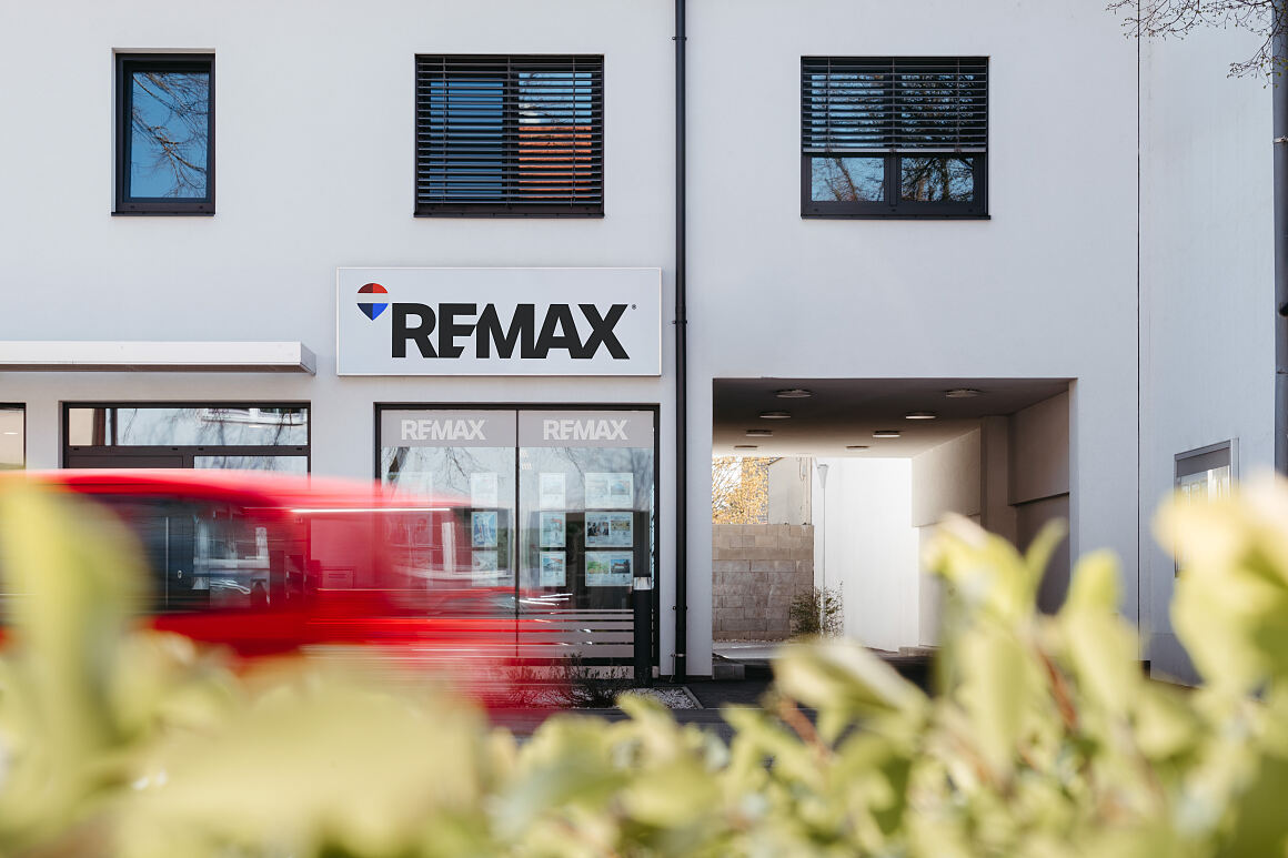 Remax Germany_Office_Storefront