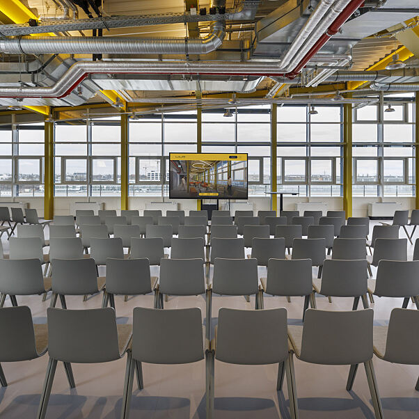 Für größere Formate: Der Meeting Space im LILO umfasst flexibel nutzbare Konferenz-, Workshop- und Eventflächen für 2 bis 199 Personen.