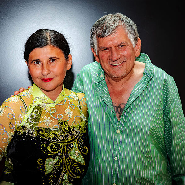 Künstlerin Nezaket Ekici und Tommy Schmidt, ArtPros Kurator