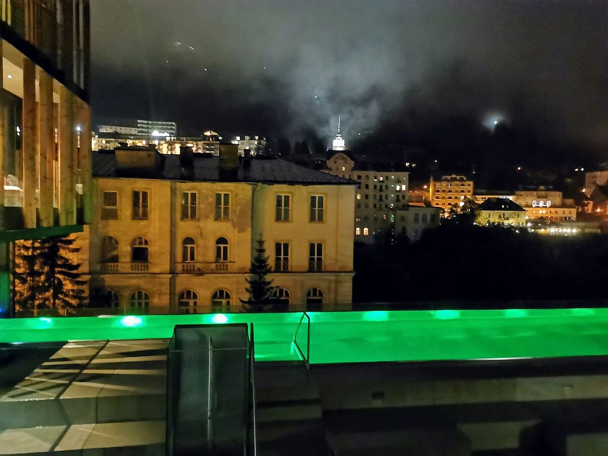 Bad Gastein - Hotelpool bei Nacht