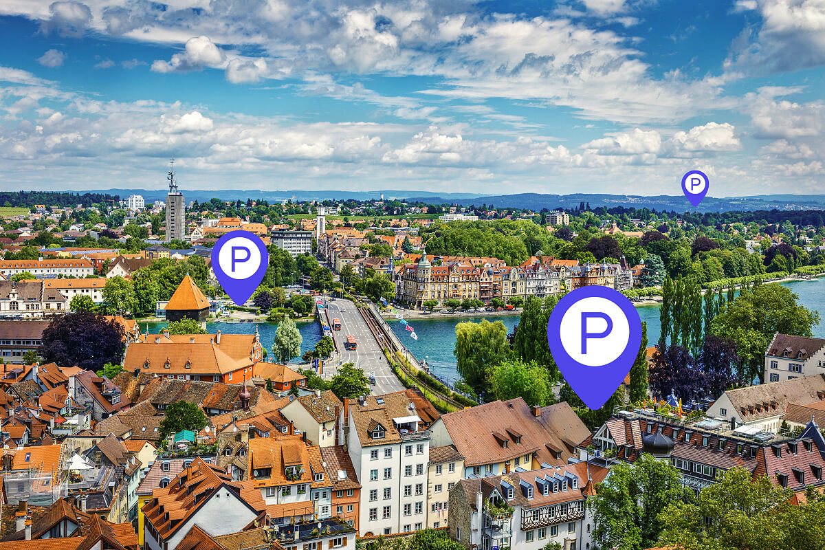 Digital bewirtschaftete Parkflächen liegen überwiegend im Siedlungsbestand: an Supermärkten, Fachmarktzentren, Kliniken und Bürostandorten.