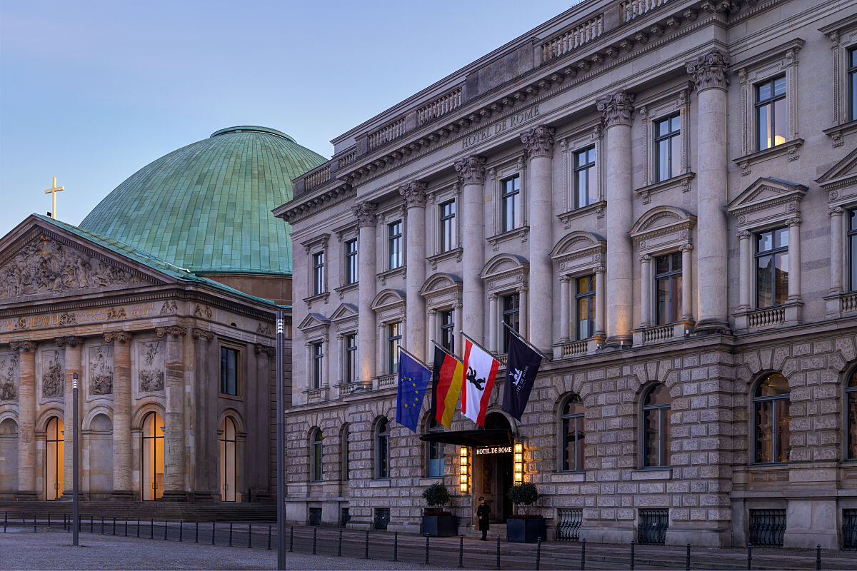 Hotel de Rome Berlin Eingang außen