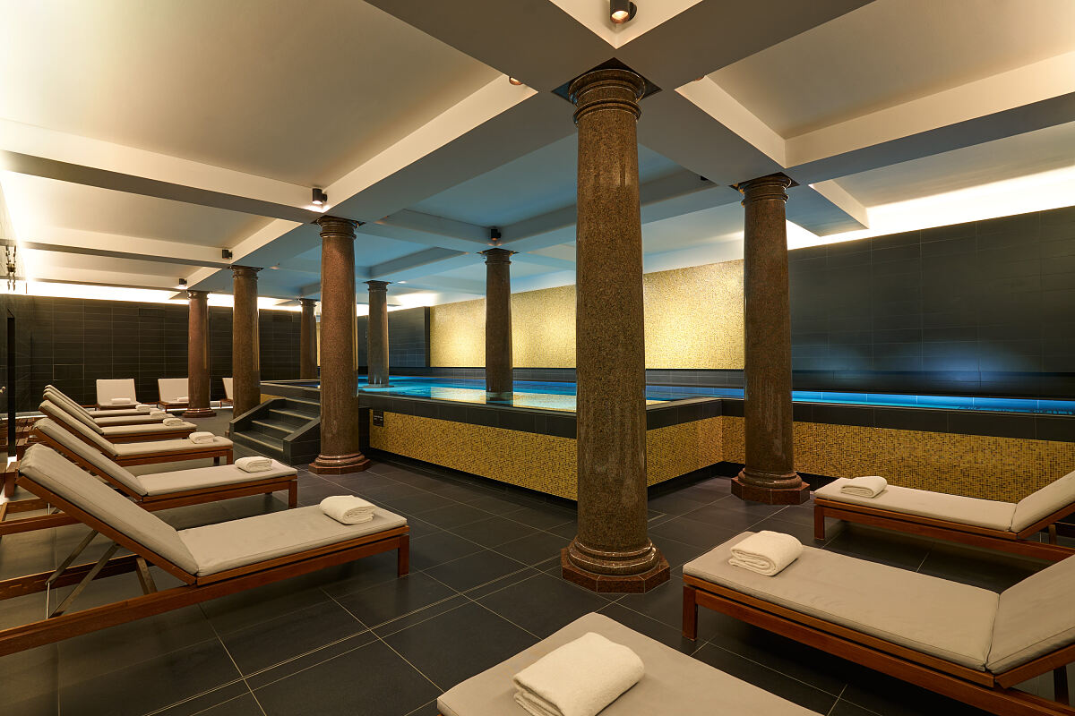 Hotel de Rome Berlin Pool & Liegen 