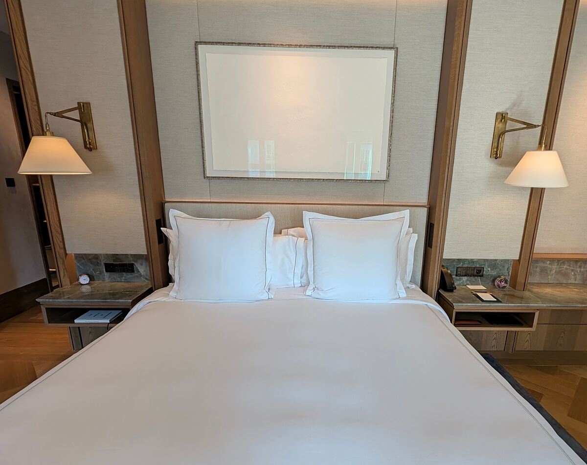 Schlafzimmer im Hotel. 