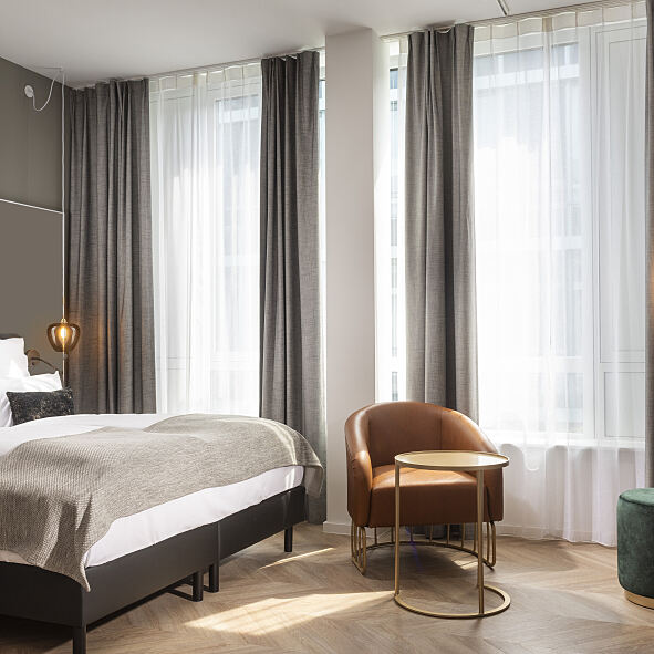 Deluxe Room: Hochwertiges Design und Tageslicht sorgen für ein hohes Maß an Aufenthaltsqualität.