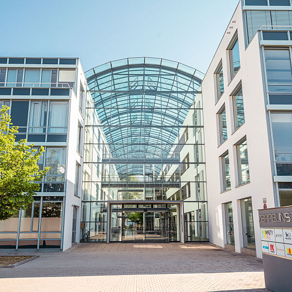 Der revitalisierte Gebäudekomplex und Life Science-Hub Skygate vereint die Vergangenheit mit Zukunft.