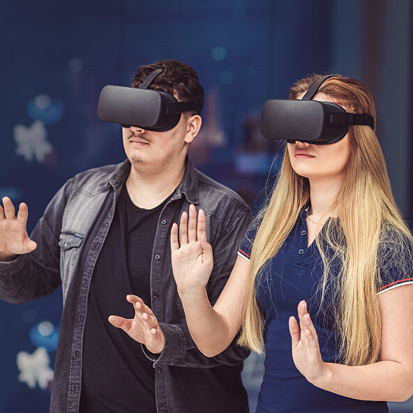 Immersive Erlebnisse auf dem nächsten Level: Eventbesucher tauchen mit VR-Brillen in eine neue Dimension der Interaktion ein