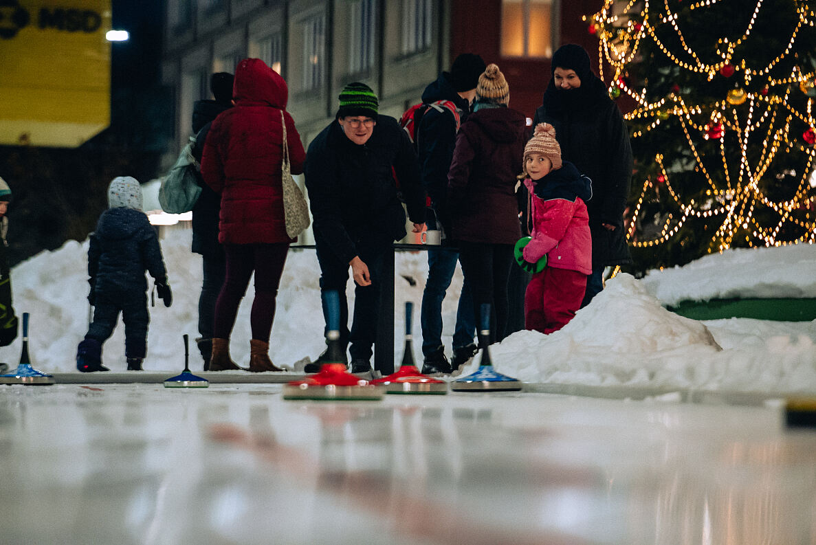 Eisstockbahn in der Weihnachtsmacherei