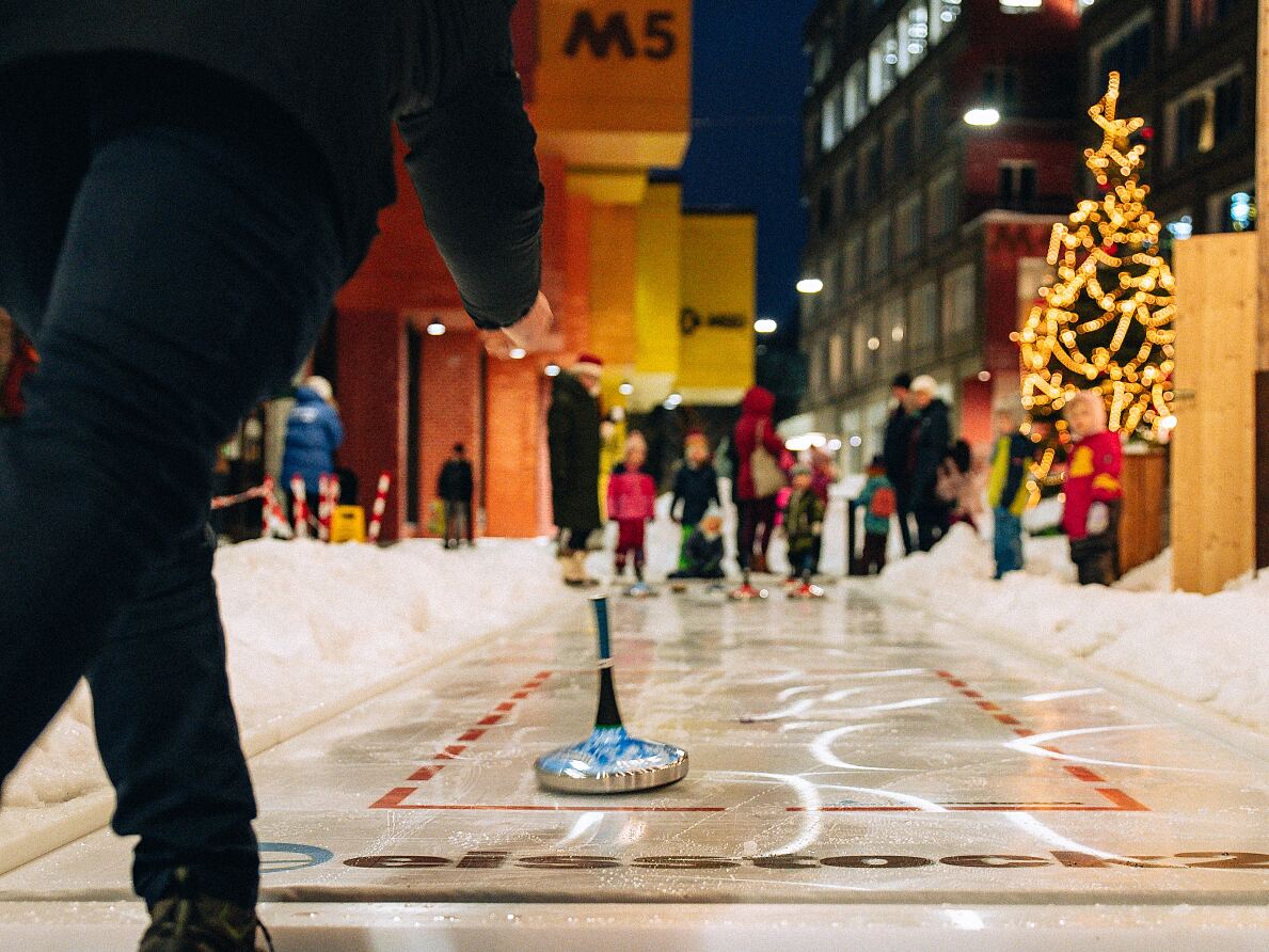 Eisstockschießen in der Weihnachtsmacherei