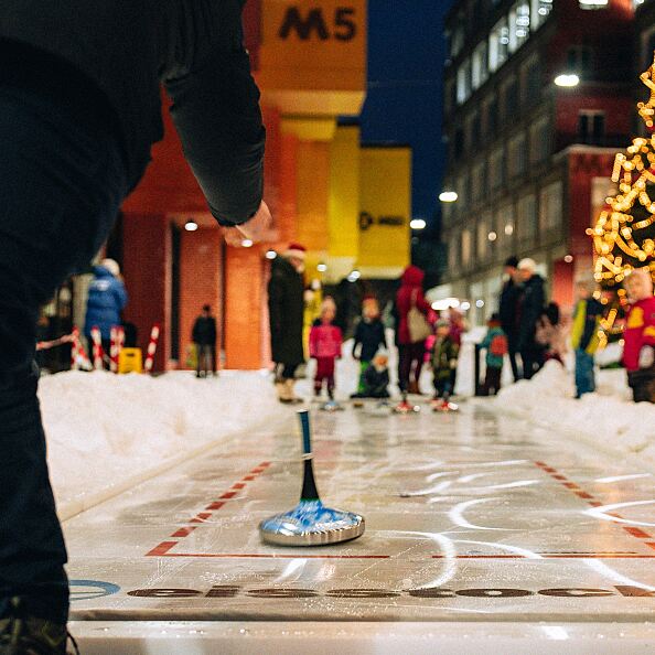 Eisstockschießen in der Weihnachtsmacherei