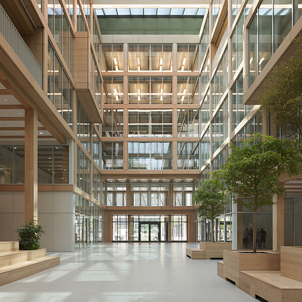 Atrium i8 