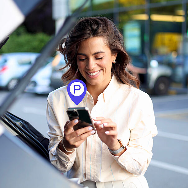 Parken leicht gemacht: In Innsbruck können Anwohner freie Supermarktparkplätze nun bequem per Smartphone buchen – ein digitales Angebot von Wemolo gegen Parkdruck in dicht besiedelten Stadtteilen.