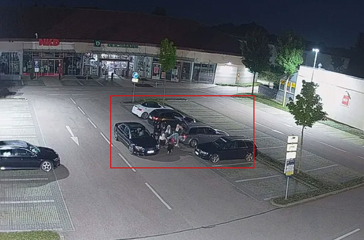 Die KI analysiert auch nächtliche Aktivitäten – vom Glasbruch bis zu unerwünschten Ansammlungen auf Parkflächen.