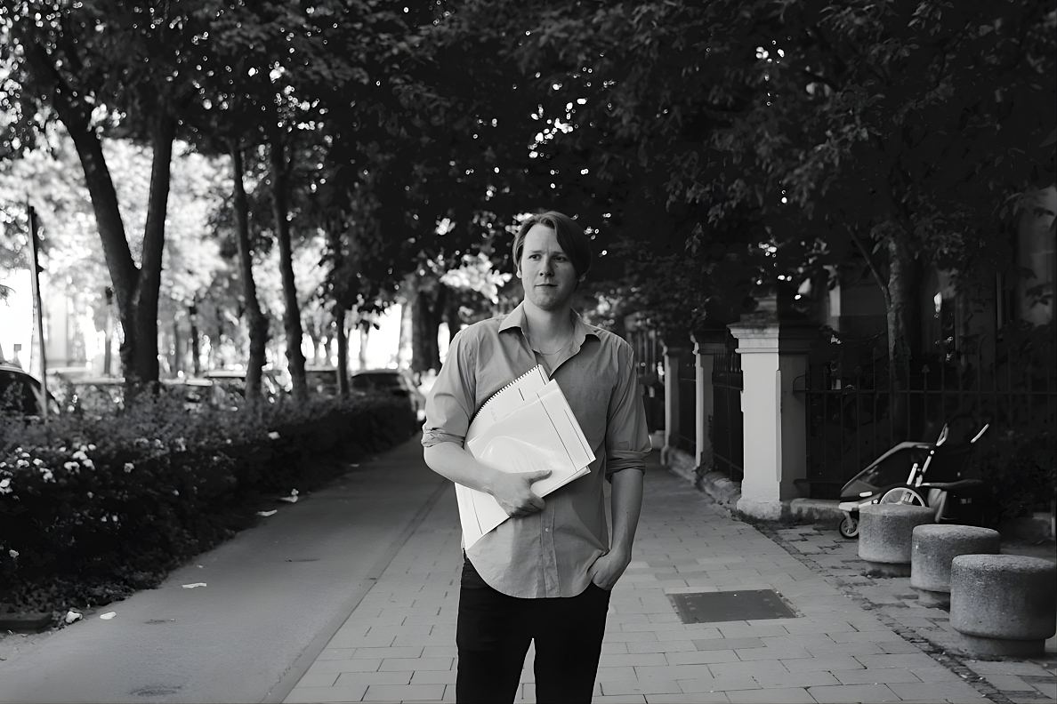 Henrik Ajax auf dem Weg zur Probe. Für das Jubiläum komponierte er das Chorwerk „Vintervila“.