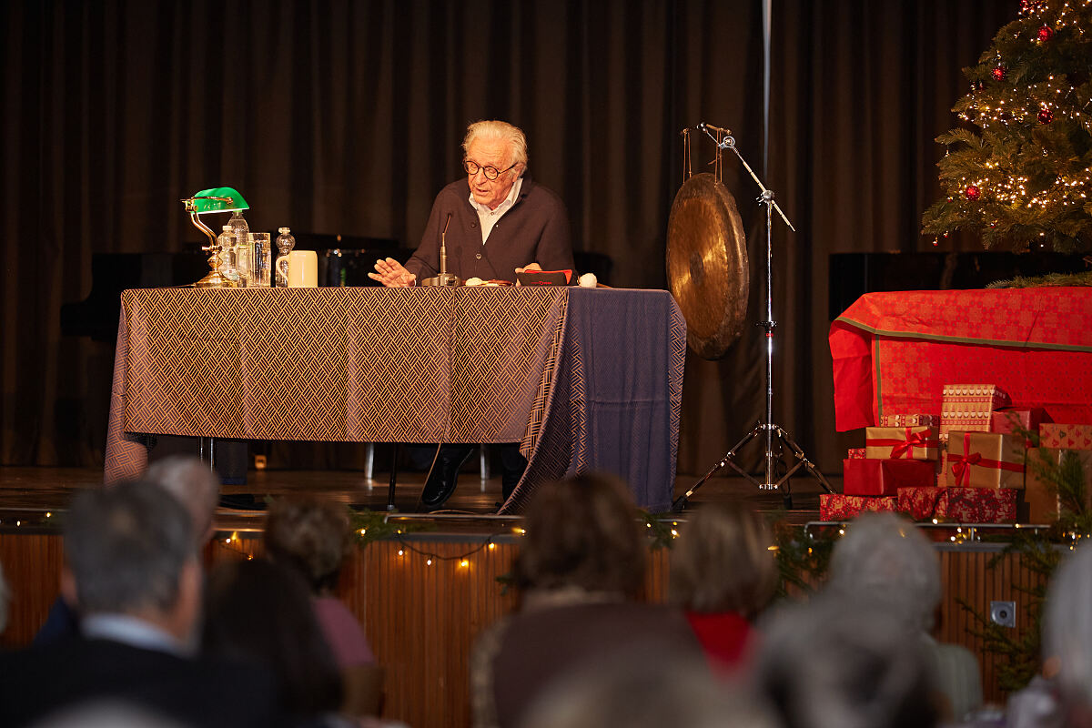 2025-12-05_Vonovia x Neuried_Seniorenweihnacht_Lesung