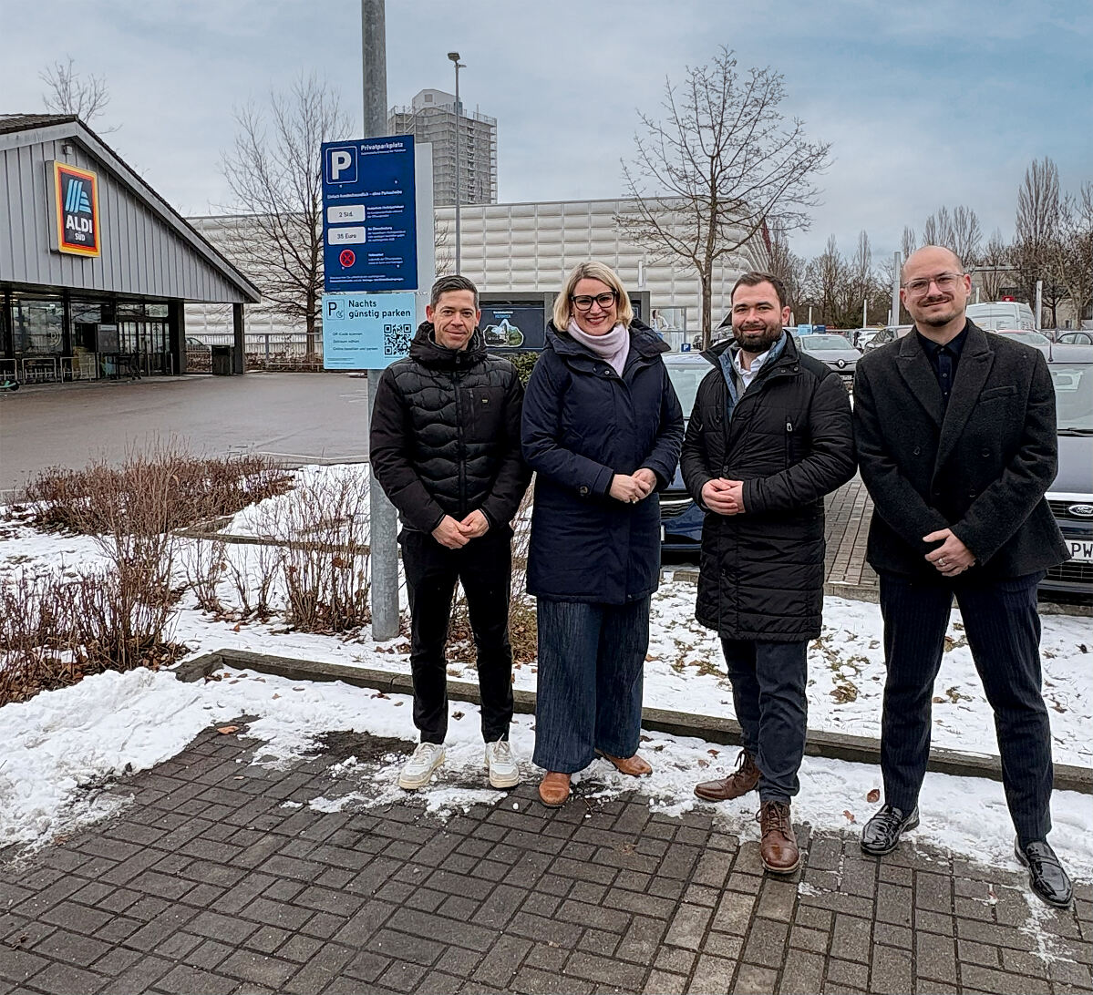 Eröffnung des Feierabenparken-Angebots von ALDI in Augsburg (Namen in der Dateibeschreibung)
